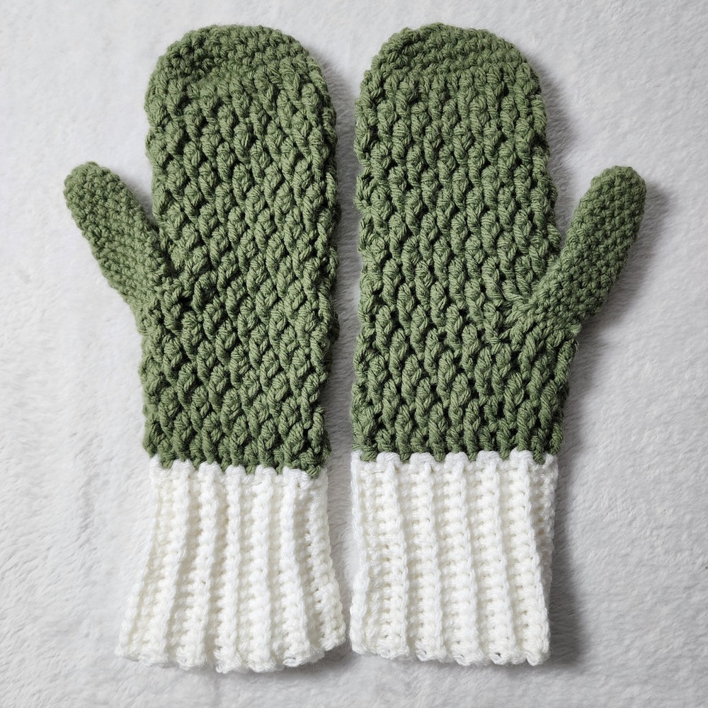 Crochet Mittens Womens Medium Green White Winter Chunkyโ Handmade Gloves Cottage